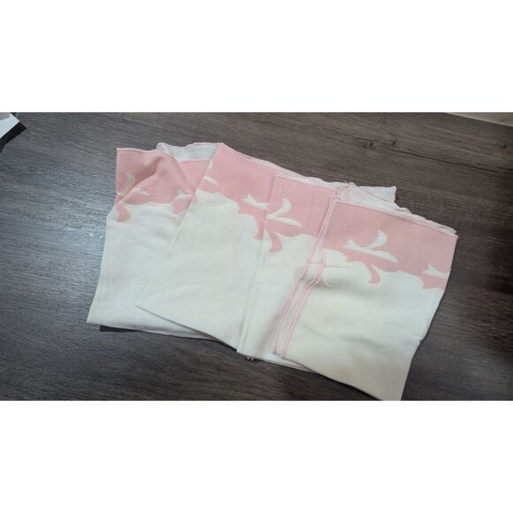 Pink & White Table Napkins Fleur-De-Lis Cutout Design Linen Blend 15x10 Set Of 4 - Picture 5 of 9